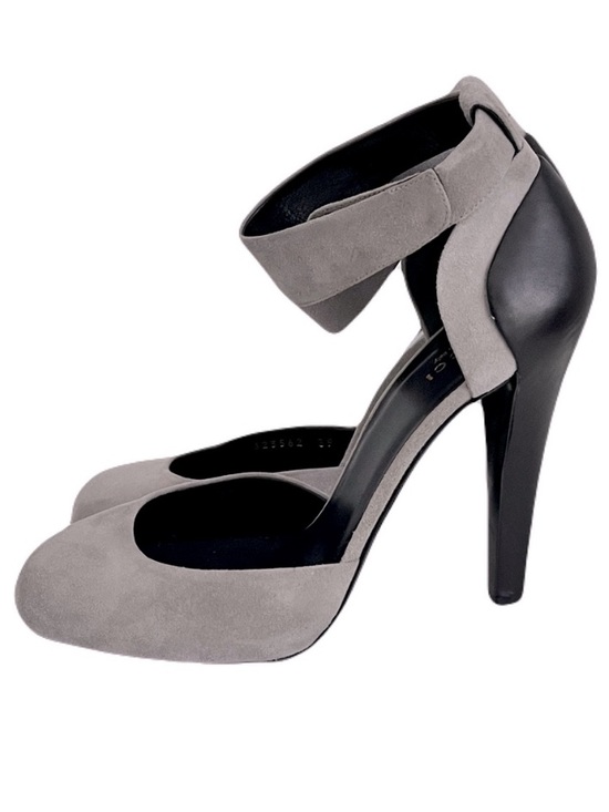 Gucci ‘Scamosciato Dusty Grey’ Suede & Black Leather Ankle Strap Pumps, Size 39 - Picture 2 of 8